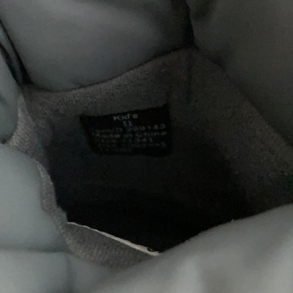 Kids 11 ll bean snow boots - Picture 4 of 4